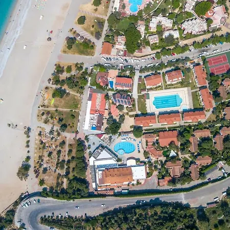 Belcekum Hotell 4*